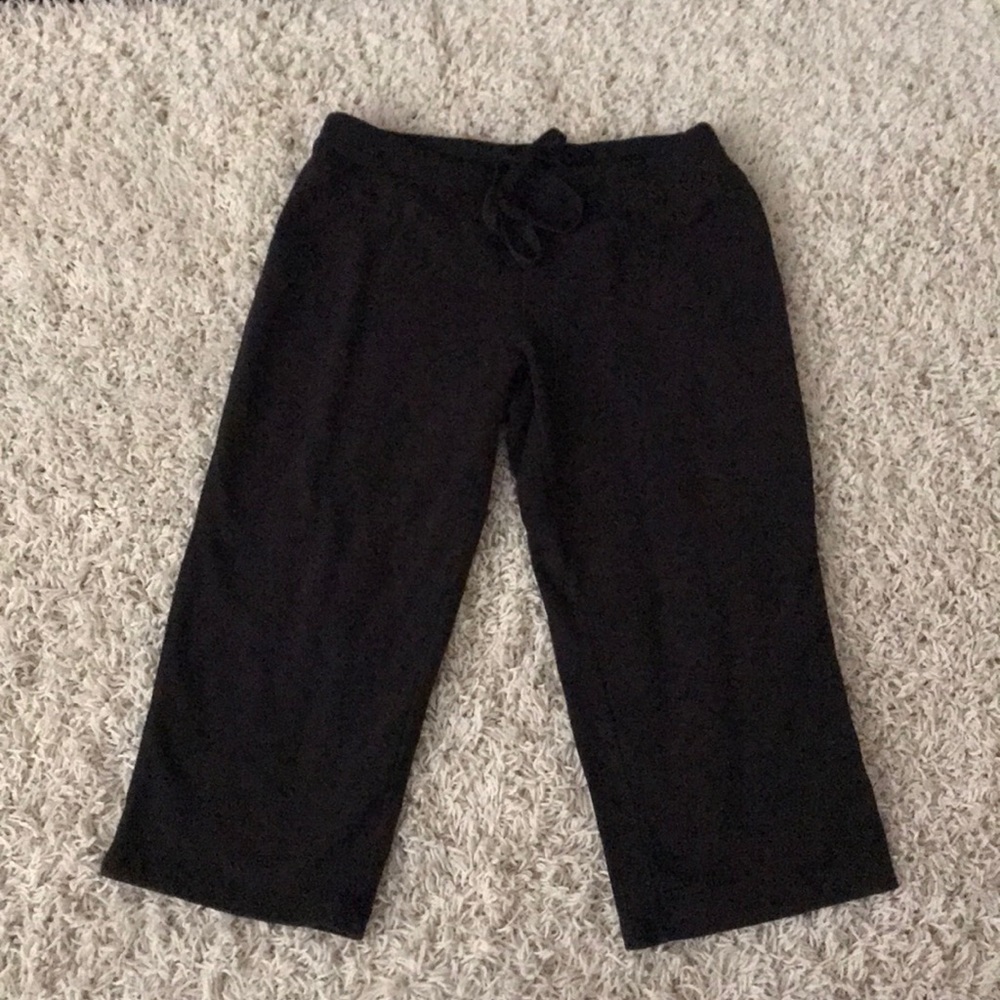 2 Old Navy Fleece Capris Black and White!